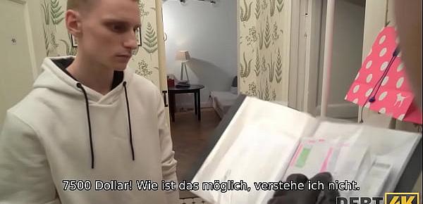 DEBT4k. Russischer Shopaholic von Schuldeneintreiber in Hubbys Gegenwart gefickt